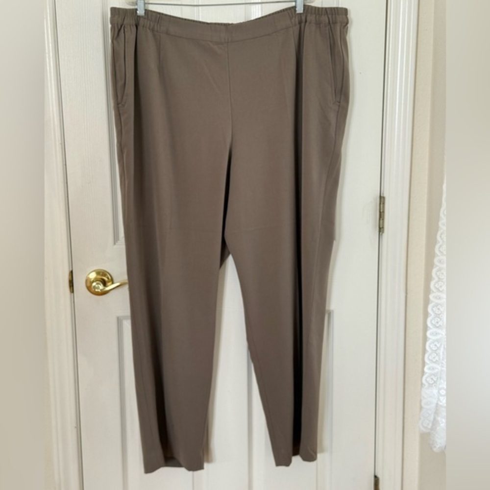 Appleseed's Classic Dark Khaki/Olive Green Women's Trousers